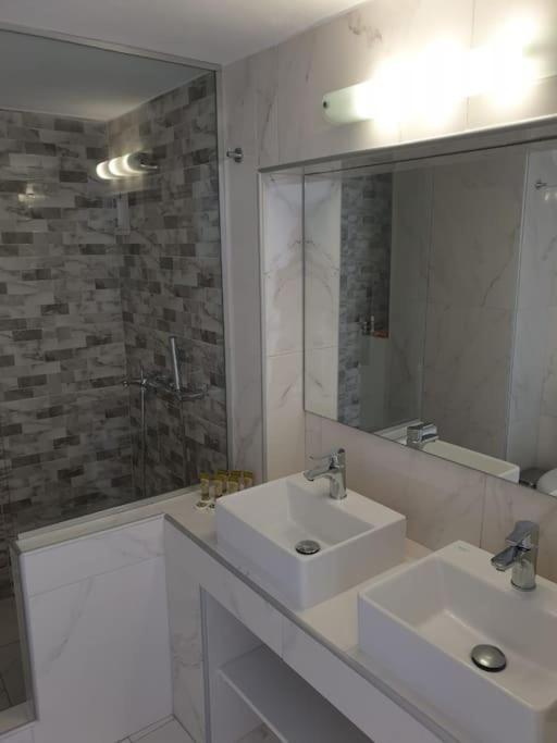 Hh Bay Apartman Logarász Kültér fotó
