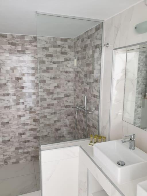 Hh Bay Apartman Logarász Kültér fotó