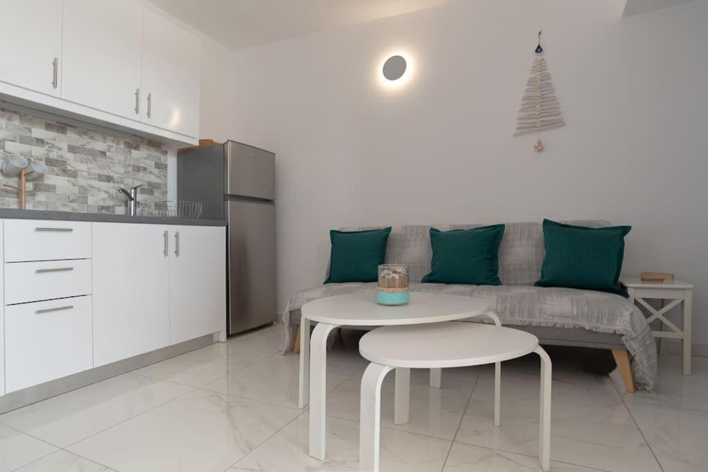 Hh Bay Apartman Logarász Kültér fotó